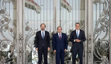 Δηλώσεις Μητσοτάκη από την Αίγυπτο: Έδωσε συγχαρητήρια στον Αλ Σίσι για την «διαχείριση» του μεταναστευτικού
