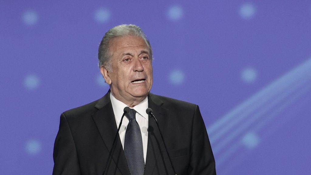 Qatargate: Στις 17 Σεπτεμβρίου η ψηφοφορία για την άρση ασυλίας του Δ.Αβραμόπουλου – «Δεν έχω καμία σχέση»