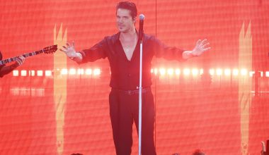 Ν.Οικονομόπουλος: Aνέβαλε προγραμματισμένη συναυλία του μετά τον θάνατο του Γ.Μαζωνάκη
