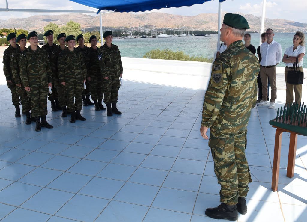 Εθελόντριες Στρατού Ξηράς: Ορκίστηκαν οι πρώτες γυναίκες ΔΕΑ