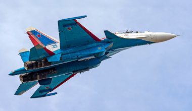 Τίποτα δεν σταματά τα Su-35S: Με υπερ-βόμβες 3.000 κιλών αφάνισαν κτίριο με Ουκρανούς στο Όριχιβ – Δείτε βίντεο