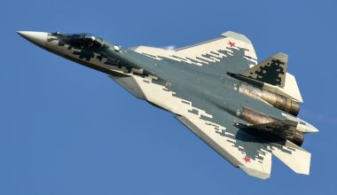 Ρωσική επίδειξη ισχύος στην Αίγυπτο: Το μαχητικό πέμπτης γενιάς Su-57 «έσκισε» τον ουρανό στο Ελ Αλαμέιν (βίντεο)