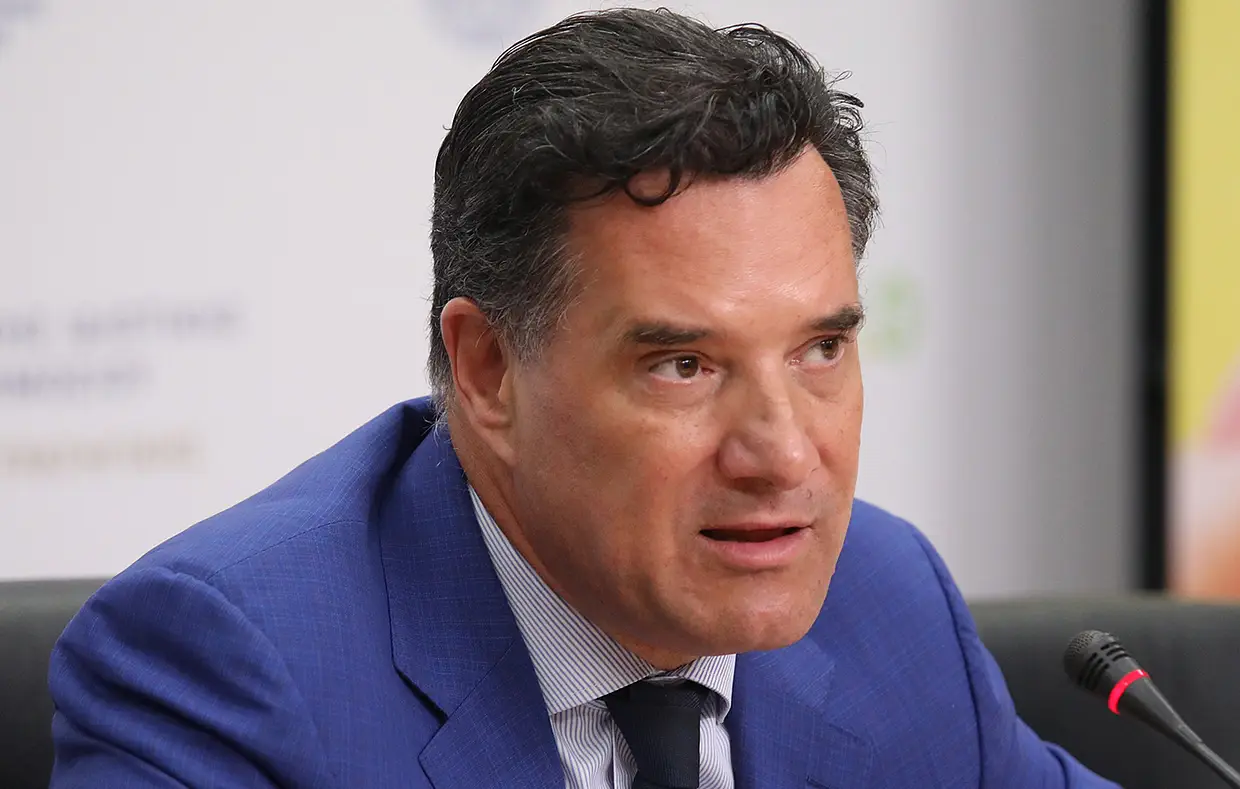 Ο Άδωνις Γεωργιάδης «αδειάζει» την Stem Cell – Τι λέει για την κλινική όπου είχε πάει ο Γιώργος Μαζωνάκης