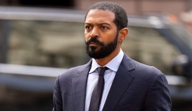 Νόελ Κλαρκ: Αντιμέτωπος με κατηγορίες o ηθοποιός για σεξουαλικά αδικήματα σε βάρος πέντε γυναικών