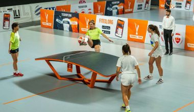 Teqball: Το ποδόσφαιρο που παίζεται πάνω σε ένα κυρτό τραπέζι