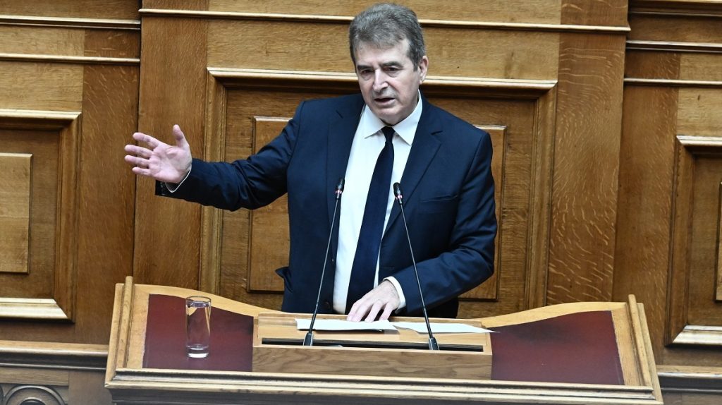 Μ.Χρυσοχοΐδης: «Όσοι έχουν περιοριστικά μέτρα για ενδοοικογενειακή βία θα φορούν βραχιολάκι»