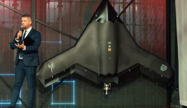 Warmate 30: Το νέο πολωνικό drone με εμβέλεια 250 χλμ. και τεχνολογία stealth (βίντεο – φωτο)