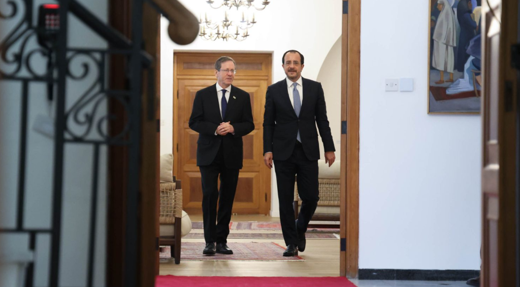 Ι.Χέρτσογκ από Λευκωσία: «Φέρνω μήνυμα φιλίας από το Ισραήλ» – Η πρόταση για τριμερή με Κύπρο και Λίβανο