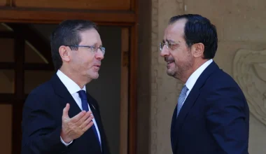 Κύπρος: Ν.Χριστοδουλίδης – Ι.Χέρτσογκ με φόντο την ασφάλεια και την τριμερή με τον Λίβανο