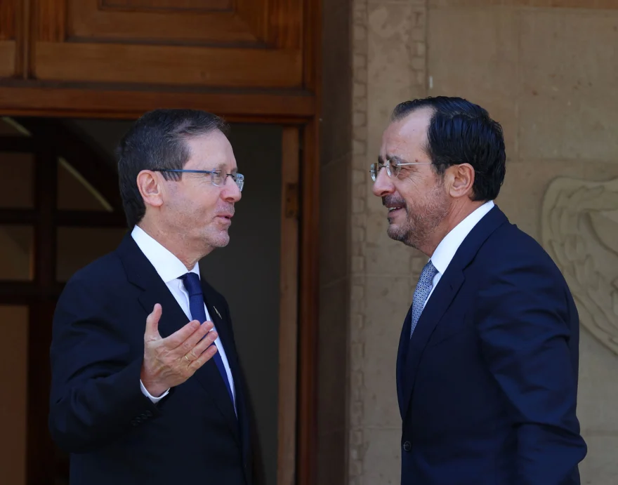 Κύπρος: Ν.Χριστοδουλίδης – Ι.Χέρτσογκ με φόντο την ασφάλεια και την τριμερή με τον Λίβανο