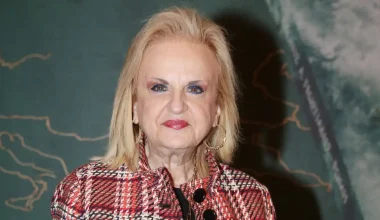 Ματίνα Παγώνη για Γιώργο Μαζωνάκη: Νέα ερωτήματα για την πλασμαφαίρεση και το ιατρείο στο Κολωνάκι
