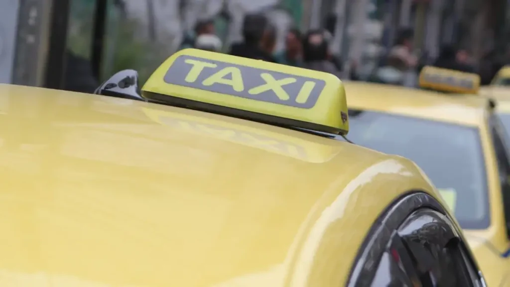 Συνελήφθη 34χρονος Ολλανδός που έκλεψε ταξί στον Άγιο Ιωάννη Ρέντη και παρέσυρε τον οδηγό του!