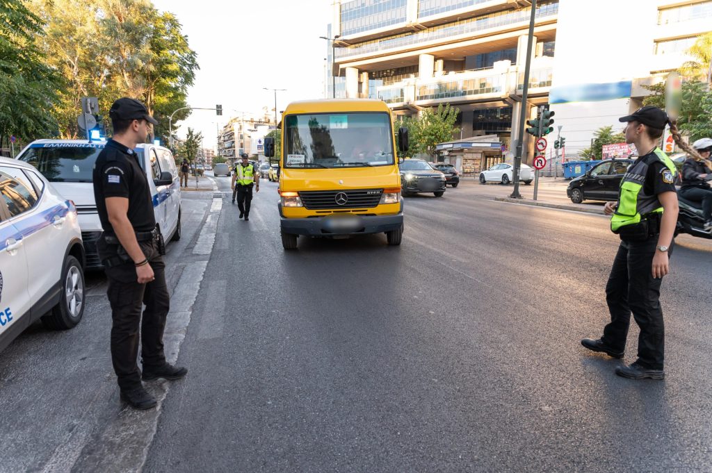 Ακόμη δεν ξεκίνησε η νέα σχολική χρονιά και η Τροχαία έγραψε εκατοντάδες παραβάσεις σχολικών!