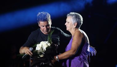 Γιώργος Μαζωνάκης: Η τελευταία επιθυμία της μητέρας του για την κηδεία – «Να είναι ντυμένος στα λευκά»