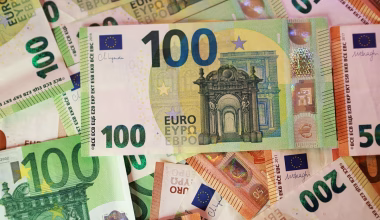 Τι γίνεται όταν ένα χαρτονόμισμα σκιστεί στη μέση: Μπορείτε να πάρετε πίσω τα χρήματά σας;
