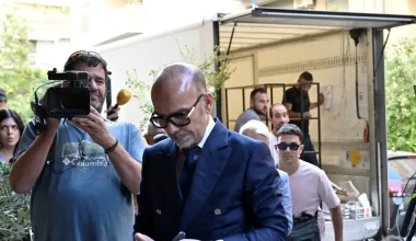 «Υπάρχει ο Θεός και κάτω από τον Θεό είμαι εγώ»: Τι καταγγέλλει κόρη ασθενούς για τον Ηλία Θεοδωρόπουλο