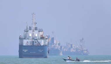 Συμφωνία Ιράν και Ομάν για νέες θαλάσσιες διαδρομές στα Στενά του Ορμούζ: Παραμένει κλειστό το νότιο πέρασμα