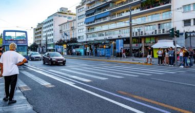 Η λευκή γραμμή στον δρόμο που αν την παραβιάσετε κινδυνεύετε με πρόστιμο: H «παγίδα» των καμερών ΑΙ