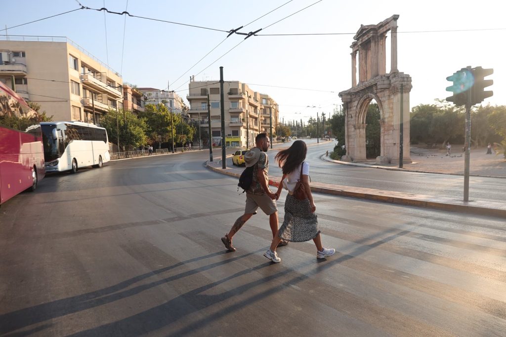 Κάνεις αυτό το μικρό «ευχαριστώ» στον δρόμο; – Τι αποκαλύπτει για τον χαρακτήρα σου