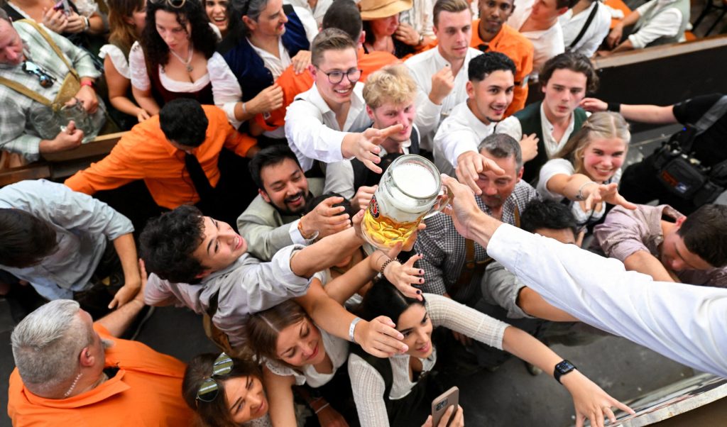 Oktoberfest: Ξεκίνησε από έναν βασιλικό γάμο και κατέληξε στο μεγαλύτερο φεστιβάλ μπύρας