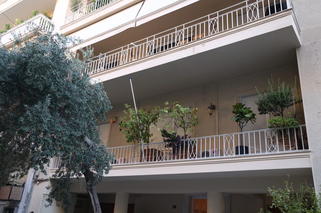Γιώργος Μαζωνάκης: Τι είπε ο οδηγός ταξί που μετέφερε τον τραγουδιστή στο ιατρείο της οδού Καρνεάδου