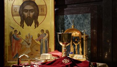 Τι σημαίνει πραγματικά το «Αμήν» που ακούγεται ξανά και ξανά στη Θεία Λειτουργία;