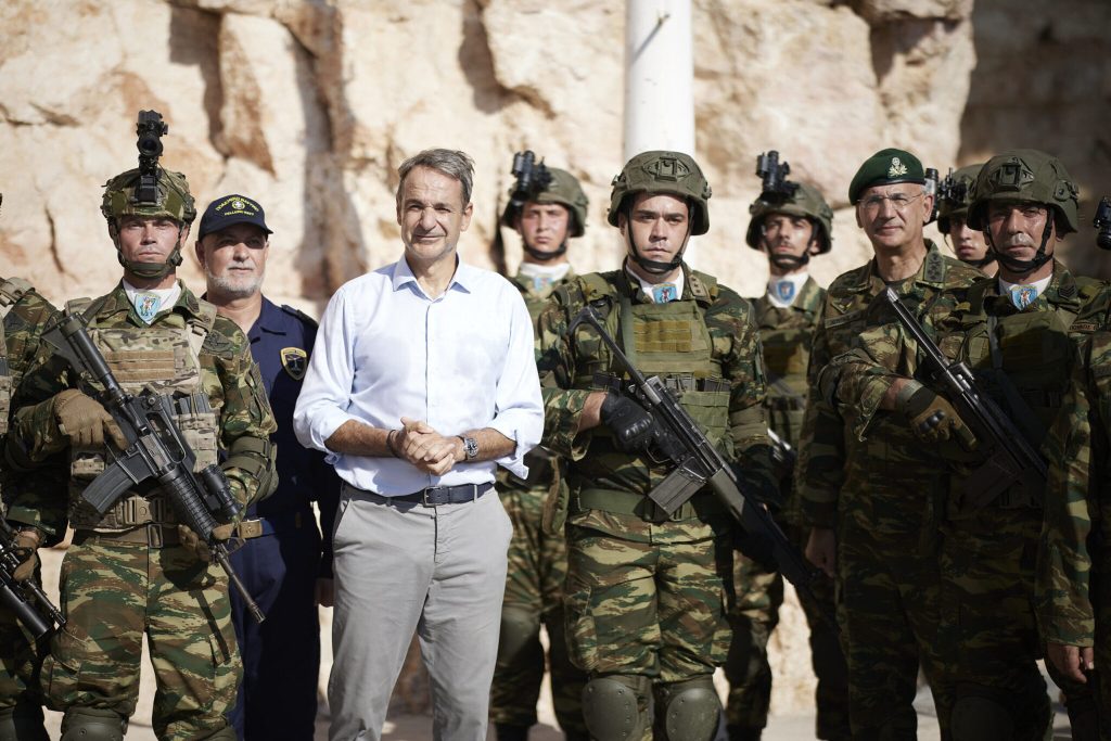 Το στρατιωτικό άγημα που υποδέχθηκε τον Κ.Μητσοτάκη στο Καστελόριζο έδειξε αδυναμίες που δεν έπρεπε να φανούν