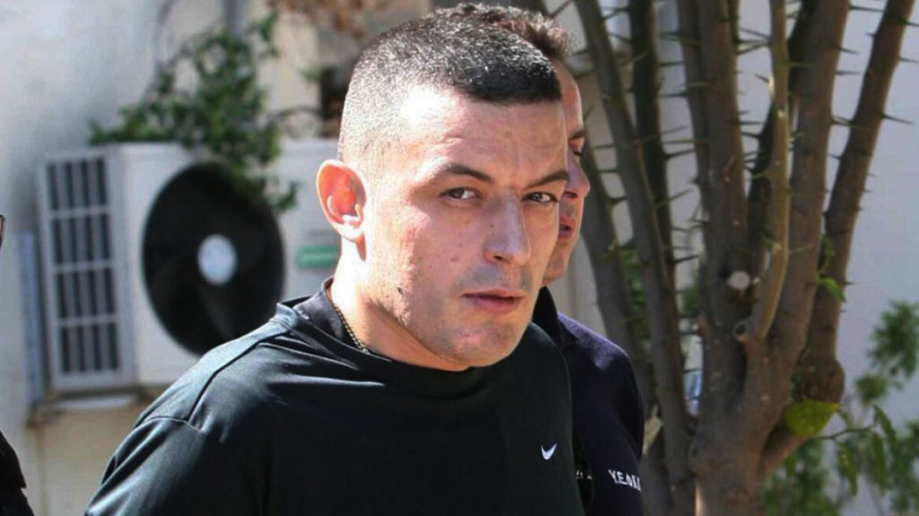 Αλκέτ Ριζάι: Οι δύο αποδράσεις με ελικόπτερο, η ομηρία και το νέο ανθρωποκυνηγητό