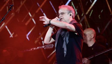 Μίλτος Πασχαλίδης: «Γεια σου ρε Γιωργάρα» – Αποχαιρέτησε τον Μαζωνάκη με το «Ανήκω Σε Μένα» (βίντεο)