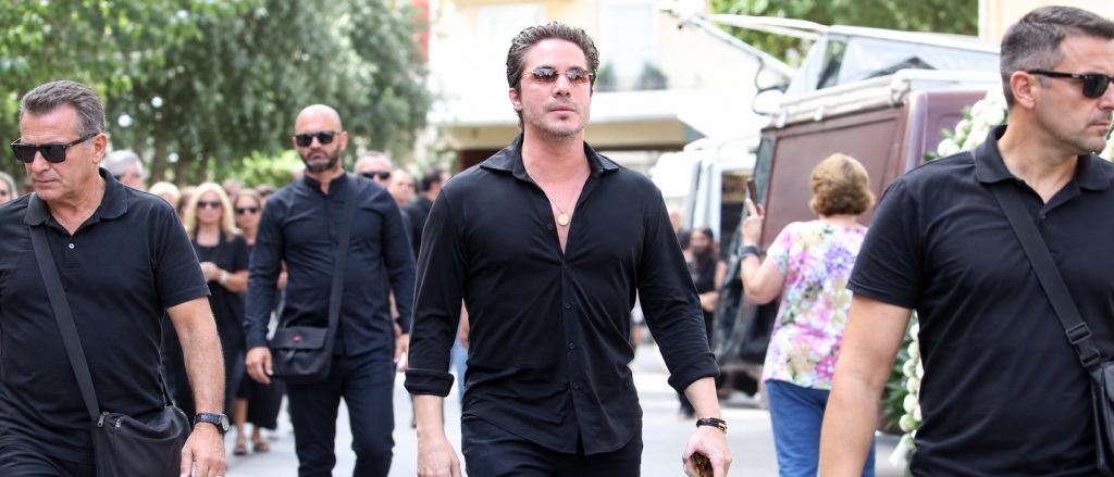 Ο Ν.Οικονομόπουλος εξομολογήθηκε ότι επί 1,5 μήνα «δεν έβρισκε χρόνο» να σηκώσει το τηλέφωνο στον Γ.Μαζωνάκη!