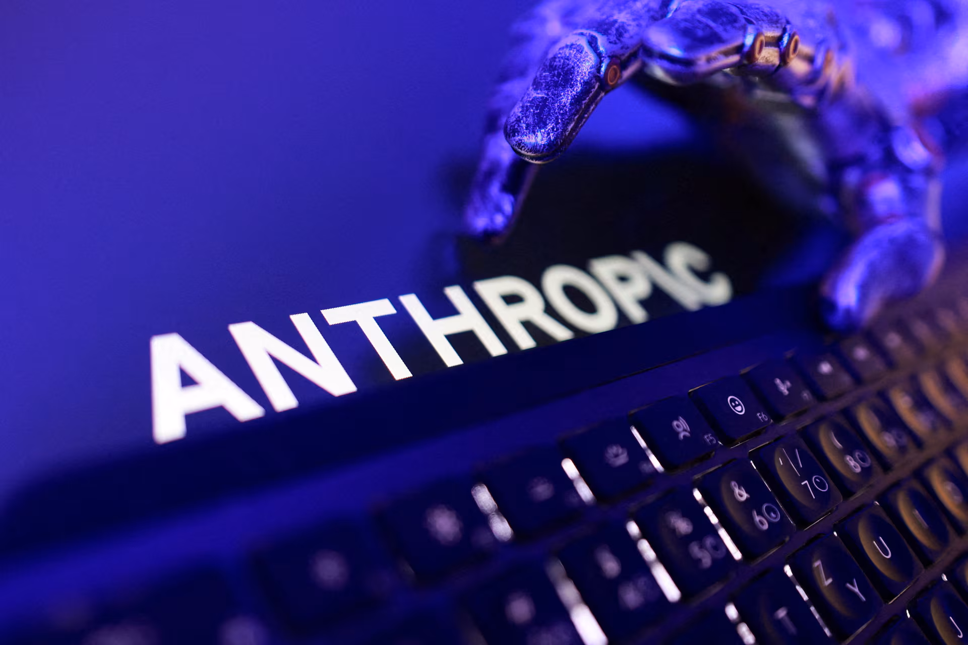O CΕΟ της Anthropic Ντάριο Αμοντέι παραδέχτηκε ότι κάποιοι προσπάθησαν να φτιάξουν βιολογικό όπλο με ΑΙ