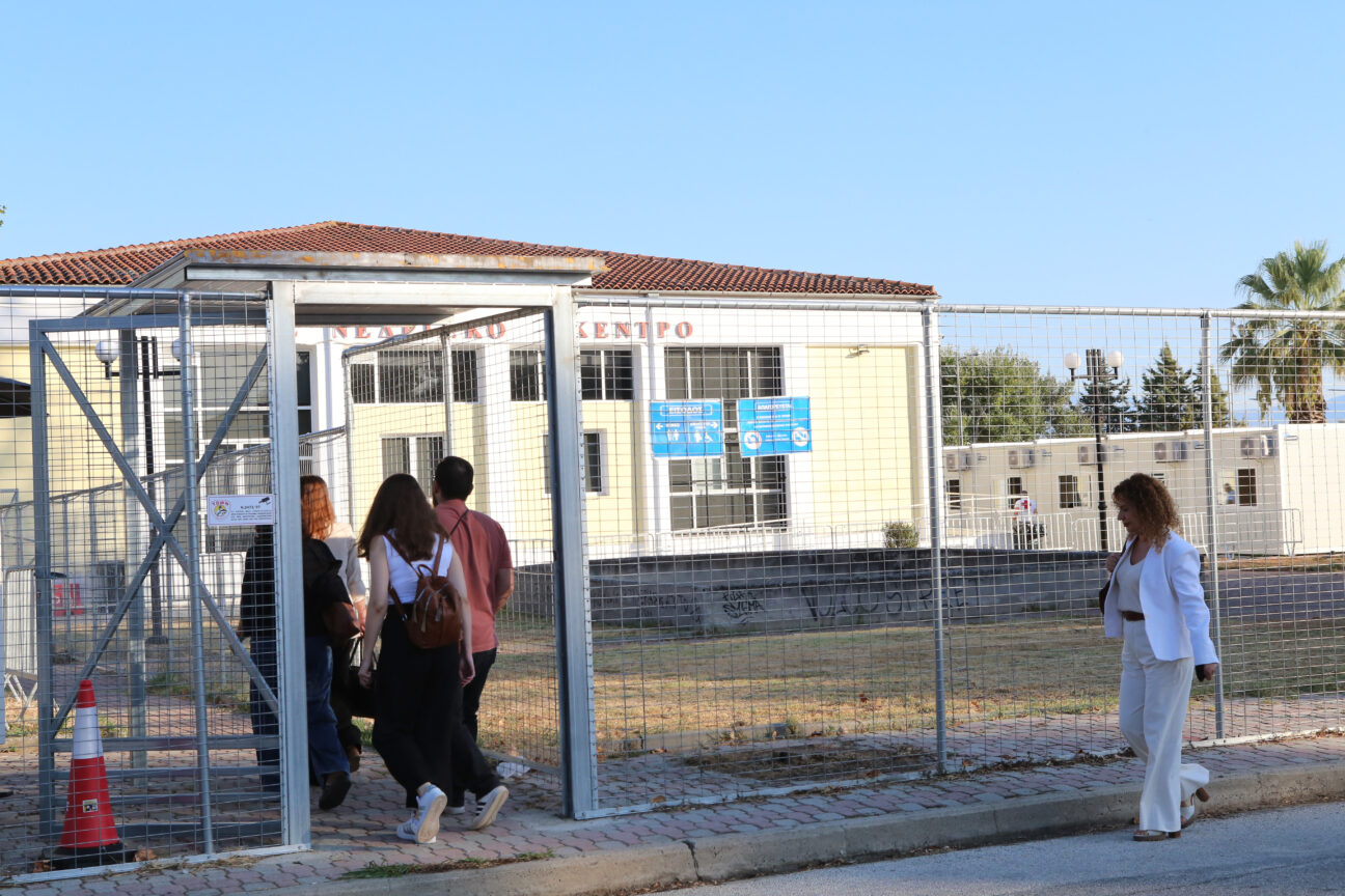 Δίκη για το έγκλημα των Τεμπών: Η εισαγγελέας πρότεινε να εξεταστεί το κινητό του σταθμάρχη – Ο λόγος
