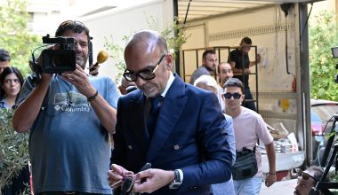 Από τα 300 ευρώ της επίσκεψης μέχρι και τις 10.000 ευρώ: Ο τιμοκατάλογος του ιατρείου στο Κολωνάκι