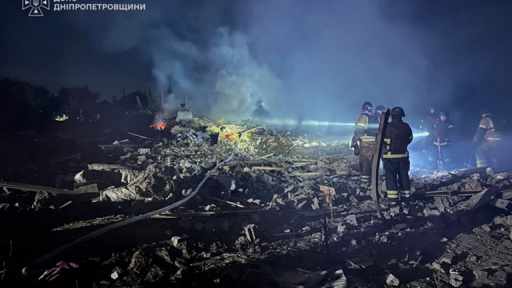 Η Ρωσία κτύπησε για πρώτη φορά ουκρανικά πρατήρια καυσίμων σε συνοριακό πέρασμα προς την Πολωνία (βίντεο)