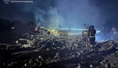Η Ρωσία κτύπησε για πρώτη φορά ουκρανικά πρατήρια καυσίμων σε συνοριακό πέρασμα προς την Πολωνία (βίντεο)