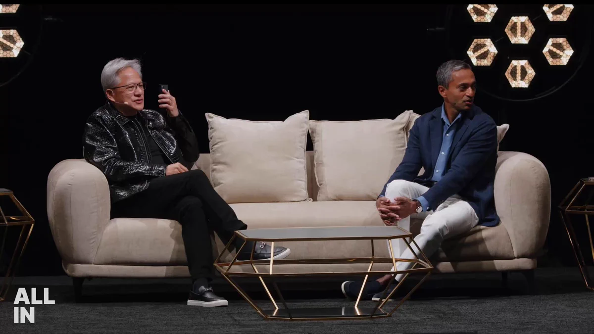 Η στιγμή που ο Τραμπ τηλεφωνεί στον CEO της Nvidia: «Απάτη ότι η AI θα καταλάβει τον κόσμο»