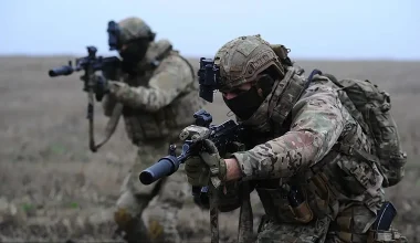 Τα θηριώδη ρωσικά Geran-4 ξαναχτύπησαν: Κατέστρεψαν τρένο με γερμανικά όπλα στη Βολίν (βίντεο)