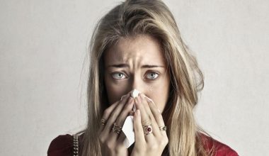 Τι δείχνει για τον χαρακτήρα σας εάν κλαίτε και το δημοσιεύετε στα social media σύμφωνα με την ψυχολογία