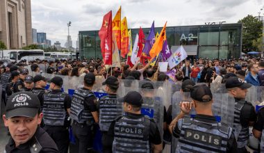 Βίντεο: Επεισόδια σε LGBT+ συγκέντρωση στην Τουρκία – Πάνω από 150 οι συλλήψεις των διαδηλωτών