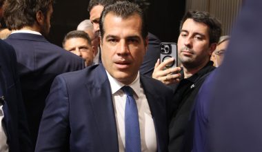 Τι είπε ο Θ.Πλεύρης για την επικοινωνία που είχε με τον Η.Θεοδωρόπουλο μετά το θάνατο του Γ.Μαζωνάκη