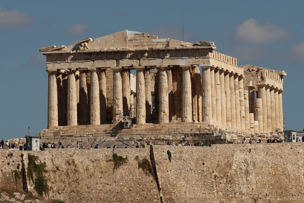 Νέα μαθηματική μελέτη αμφισβητεί τον λόγο πίσω από τις περίφημες καμπύλες του Παρθενώνα