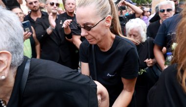 Βάσω Μαζωνάκη: Ξανά στον τάφο του Γιώργου – Τι ζήτησε όταν έφτασε εκεί