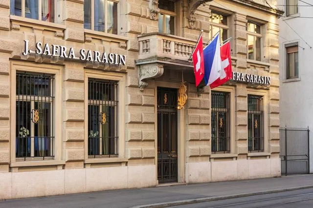 Η ελβετική τράπεζα J. Safra Sarasin ανοίγει υποκατάστημα στην Αθήνα