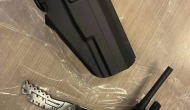20χρονος παρίστανε τον αστυνομικό στον Ηλεκτρικό της Κηφισιάς – Τι βρέθηκε στην κατοχή του
