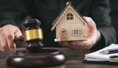 ΑΑΔΕ: 56 ακίνητα στο ηλεκτρονικό «σφυρί» έως τέλος του 2026 – Πλειστηριασμοί από τη Μύκονο έως την Κρήτη