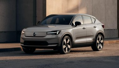 Volvo XC40: Εννέα χρόνια στην αγορά και συνεχίζει ακάθεκτο (βίντεο)