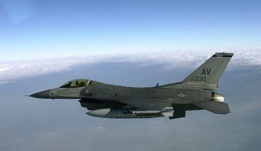 HΠΑ: Συνετρίβη μαχητικό αεροσκάφος F-16 στο Μίσιγκαν – Δείτε βίντεο