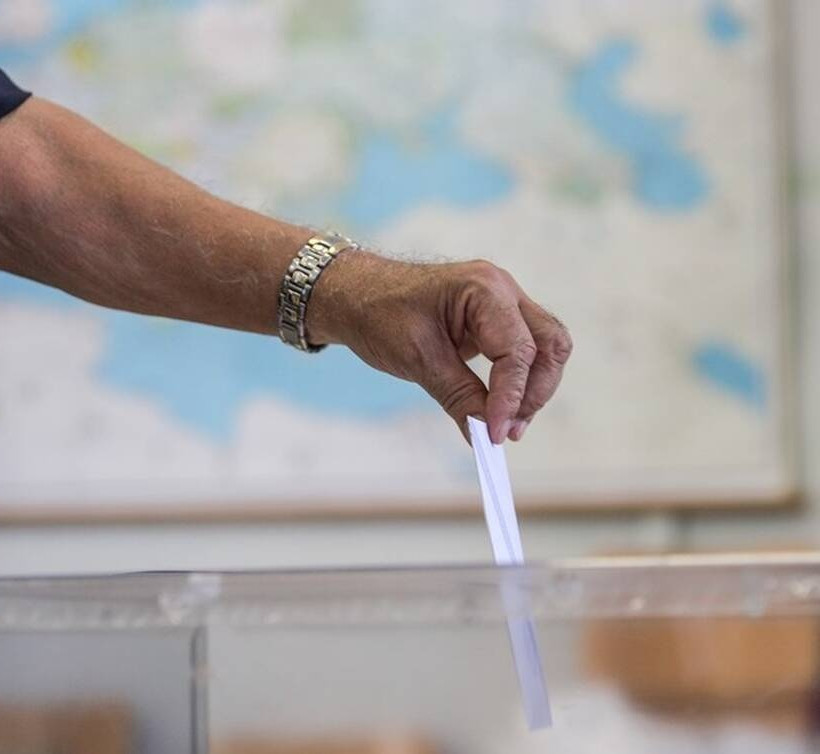 «Τζάμπα» τα 2,2 δισ. ευρώ της ΔΕΘ: Η ΝΔ κέρδισε μόλις μισή μονάδα στις δημοσκοπήσεις!