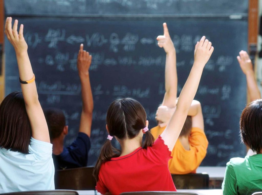 «Κόλαφος» η έκθεση της PISA για τους Έλληνες μαθητές: Ένας στους δύο κάτω από τη βάση στα μαθηματικά