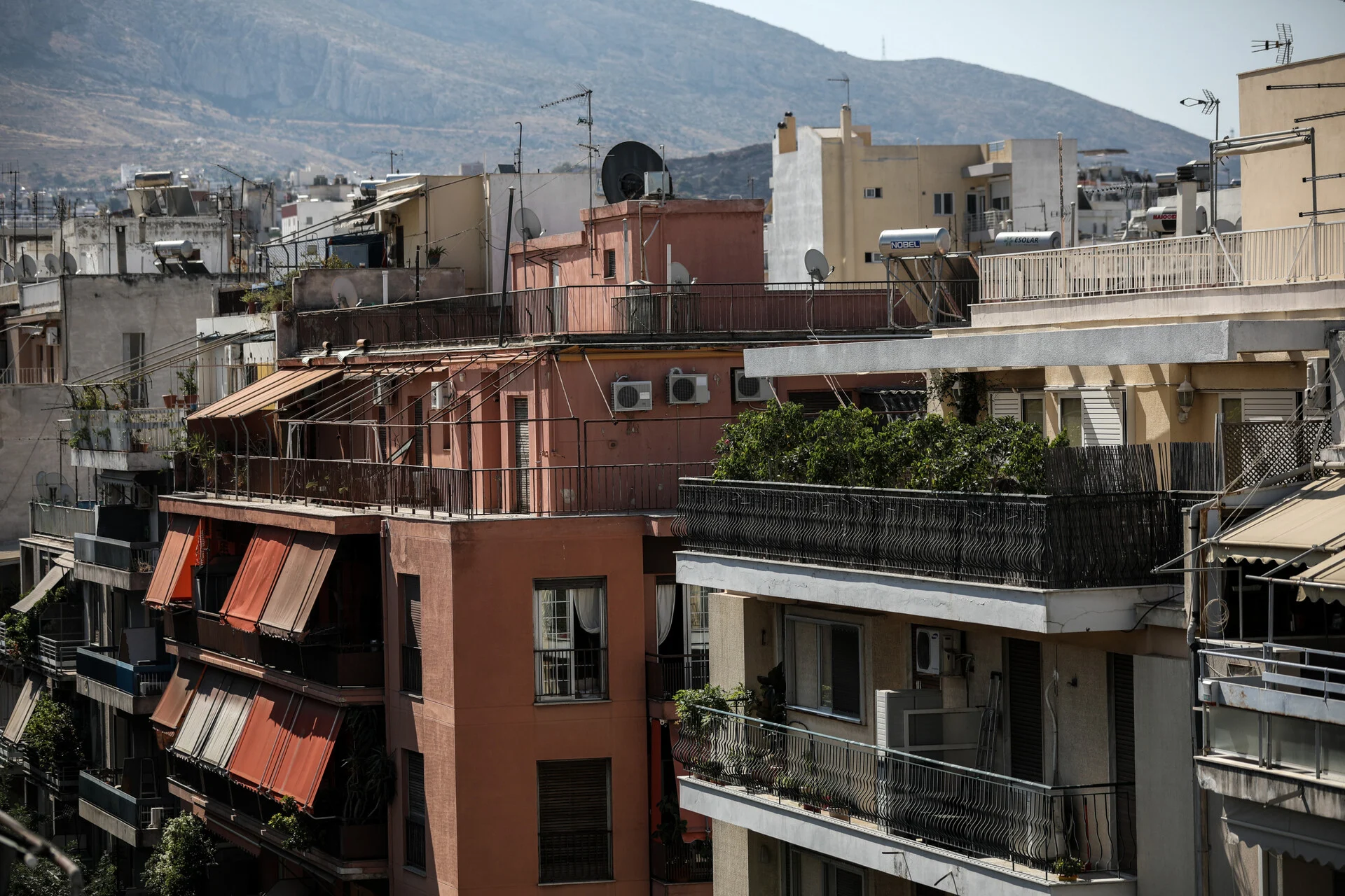 Ενοίκια: Παράταση έως τον Ιούλιο του 2027 για την υποχρεωτική πληρωμή μέσω τραπεζών